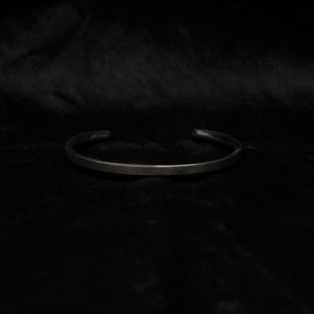 手首の研究家】【K10・10金・ビターゴールド色のバングル